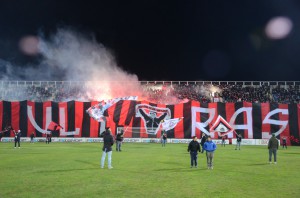 La splendida coreografia offerta dalla curva foggiana (foto Bruno Cuteri – Paolo Furrer)