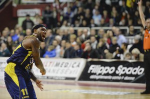 La grinta del play Andre Collins, autentico trascinatore nel secondo tempo