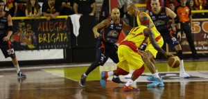 Andre Collins gioca a due con Toppo, il play di Crisfield è stato il migliore dei suoi