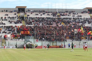 La curva sud del San Filippo (foto Paolo Furrer)