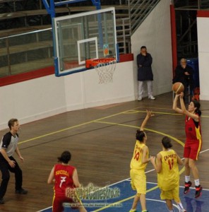 Un'azione del match del PalaBotteghelle