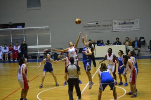La palla a due tra San Matteo e Rainbow