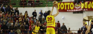 Carmelo Iurato in azione con Barcellona