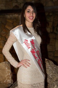 La "Miss Eleganza" Giulia Cardullo: un sorriso somigliante a quello di Belen Rodriguez.