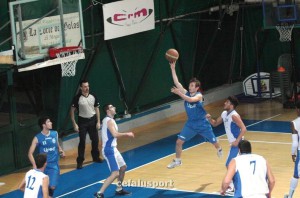 Il play Strati (Orlandina) in azione