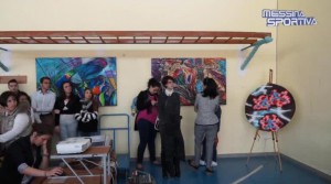 Le opere sono state mostrate nella palestra dell'istituto "Basile"
