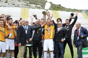 Il Bassano celebra la conquista della Supercoppa