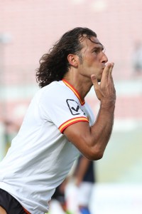 Corona manda baci dopo un gol