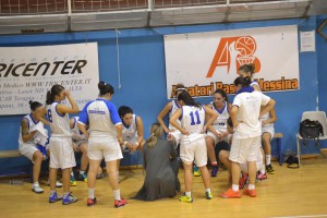 Lilia Malaja (Rescifina) parla alla sua squadra