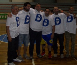 Foto di gruppo dei dirigenti e tecnici dell'Aquila Nebrodi