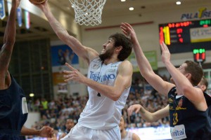 Il lungo bianconero Davide Pascolo in azione