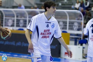 Un primo piano di Tommaso Laquintana con la maglia dell'Upea Orlandina