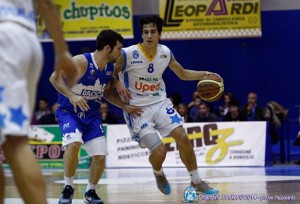 Il playmket Laquintana in azione con l'Orlandina