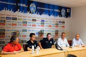 Un momento della conferenza (foto Lenzo)