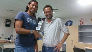 Corona ed il ds Ferrigno: la stretta di mano a luglio suggellò il rinnovo del contratto