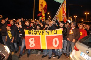 Tifosi festanti alla Caronte per il successo che vale l'ipoteca sulla C unica