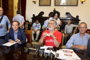 Il sindaco in conferenza stampa (foto Paolo Furrer)