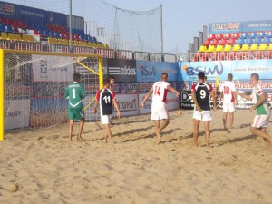 Una fase di gioco dell'amichevole tra Villafranca e Ungheria