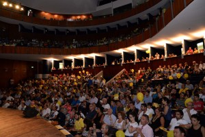 Teatro Vittorio Emanuele gremito per celebrare Vincenzo Nibali