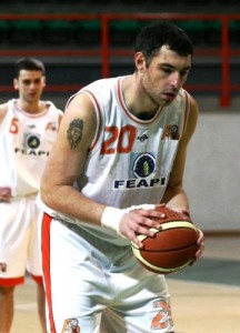 Marco Sabarese con la maglia della Feapi Messina