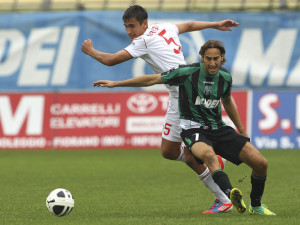 Damonte in azione contro il Sassuolo di Missiroli