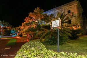 L'accesso alla Walk of fame sul lungomare Canapè di Gioiosa Marea