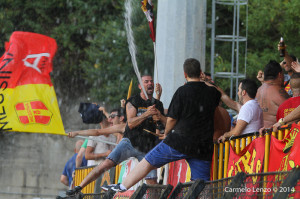 Un po' di refrigerio per gli accaldati sostenitori giallorossi