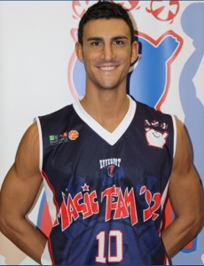 Filippo Mori con la maglia del Magic Team Benevento
