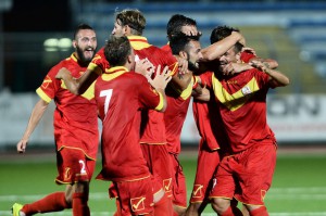 La gioia incontenibile dei giallorossi dopo l'iniziale vantaggio a Pontedera