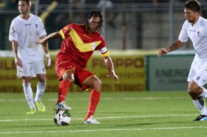 Un pallone difeso con classe da Corona