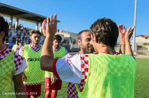 I calciatori del Due Torri celebrano un successo 