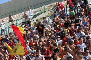 I tifosi giallorossi al San Filippo