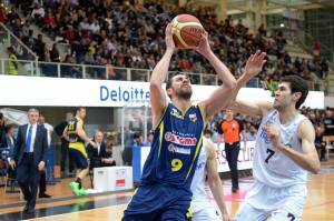 Il giocatore romano sarà nuovamente il capitano di BArcellona