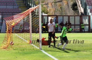 La Casertana celebra una rete al San Filippo (foto Paolo Furrer)