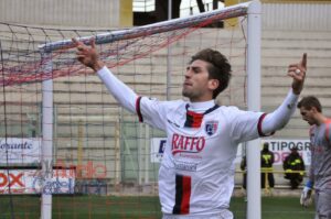 Pietro Balistreri con la maglia del Taranto