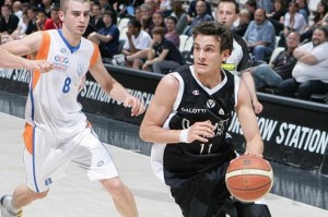 Gabriele Spizzichini con la maglia della Virtus Bologna, sua società d'appartenenza