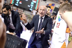 L'allenatore della Virtus Roma Luca Dalmonte