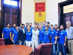 L'Fp Sport al completo insieme al Sindaco Renato Accorinti