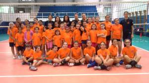 Gli atleti del Minivolley con tecnici e collabatori della Messana Tremonti