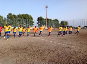 I calciatori dello Scordia fanno festa a fine gara