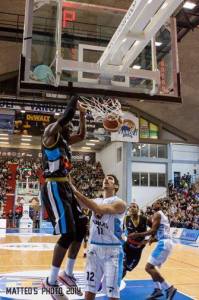 Dario Hunt in azione con la maglia dell'Orlandina