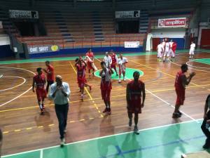 I "paladini" a fine gara escono dal parquet fra gli applausi
