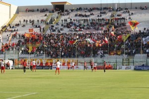 Una splendida visione d'insieme della Curva Sud (foto Paolo Furrer)