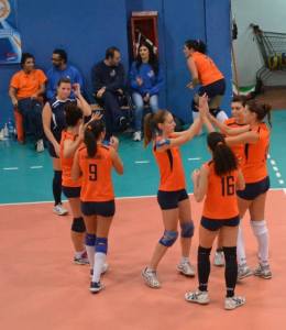 Le ragazze della Messana Tremonti celebrano un punto
