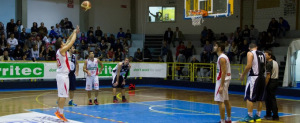 Una immagine del derby del PalaValenti fra COsta d'Orlando ed F.P. Sport Messina