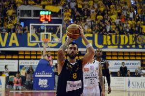 L'ex di turno Tommaso Fantoni
