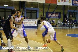 Cocuzza-Crotone 66-68, una fase del match
