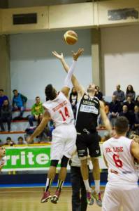 Costa d'Orlando - Patti, palla a due