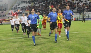 L'ingresso in campo delle due squadre