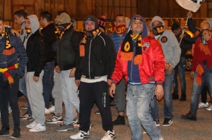 Alcuni dei tifosi del Messina che hanno protestato fuori dal San Filippo (foto Paolo Furrer)